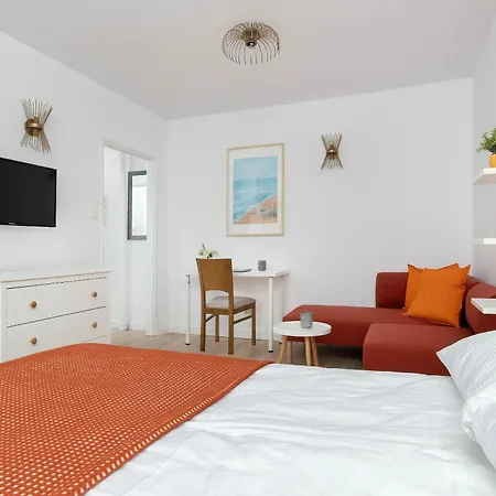 Cosy In Center With Desk For Remote Work By Renters