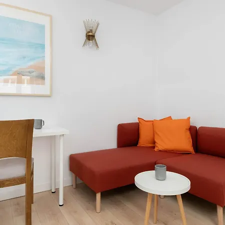 Cosy In Center With Desk For Remote Work By Renters
