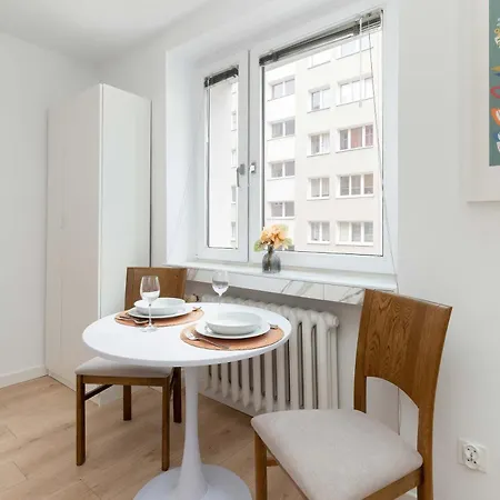 Апартаменты Cosy In Center With Desk For Remote Work By Renters