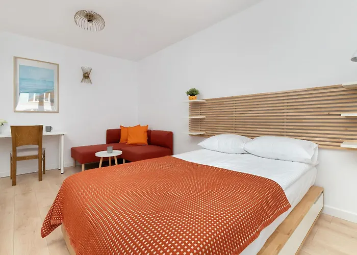 Cosy In Center With Desk For Remote Work By Renters * Гдыня