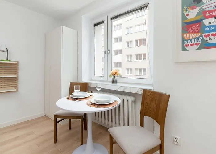 Апартаменты Cosy In Center With Desk For Remote Work By Renters